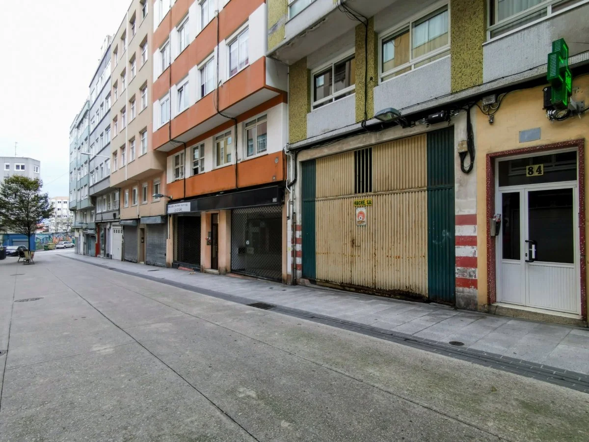 Amplio local comercial cerca del Observatorio