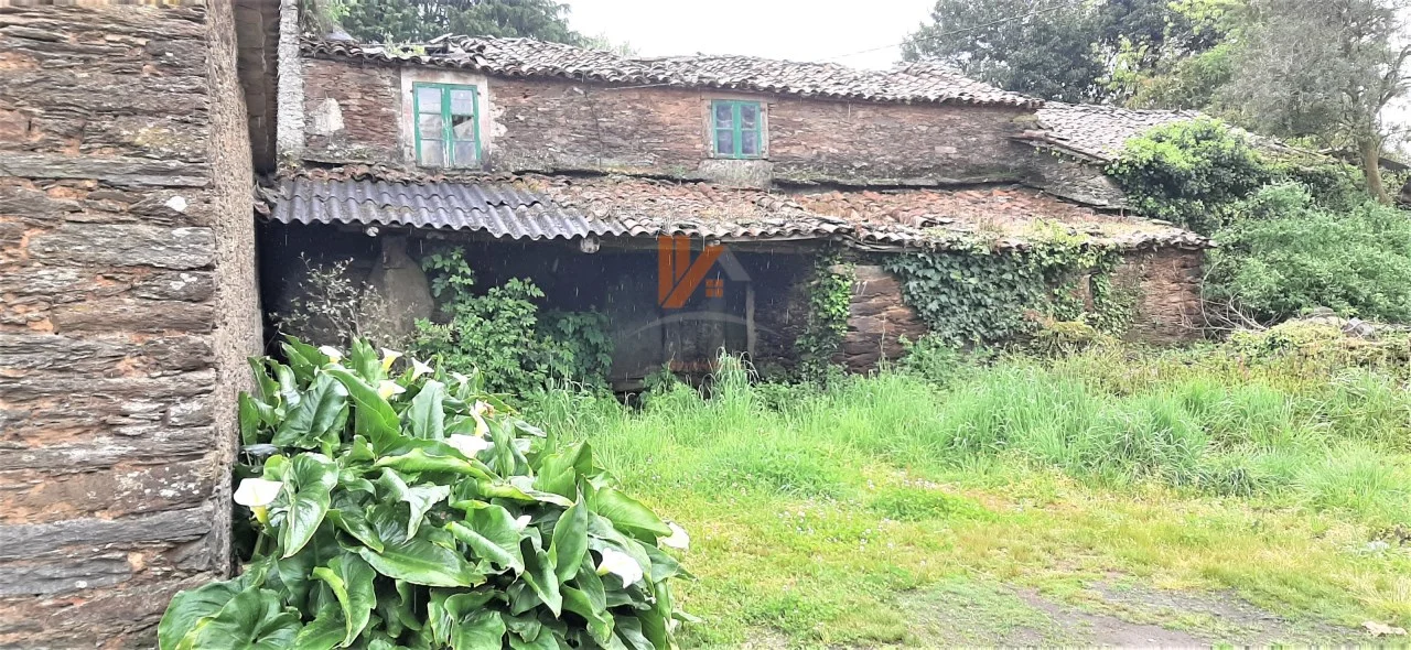 Stone house in O Pino, 796 m² plot