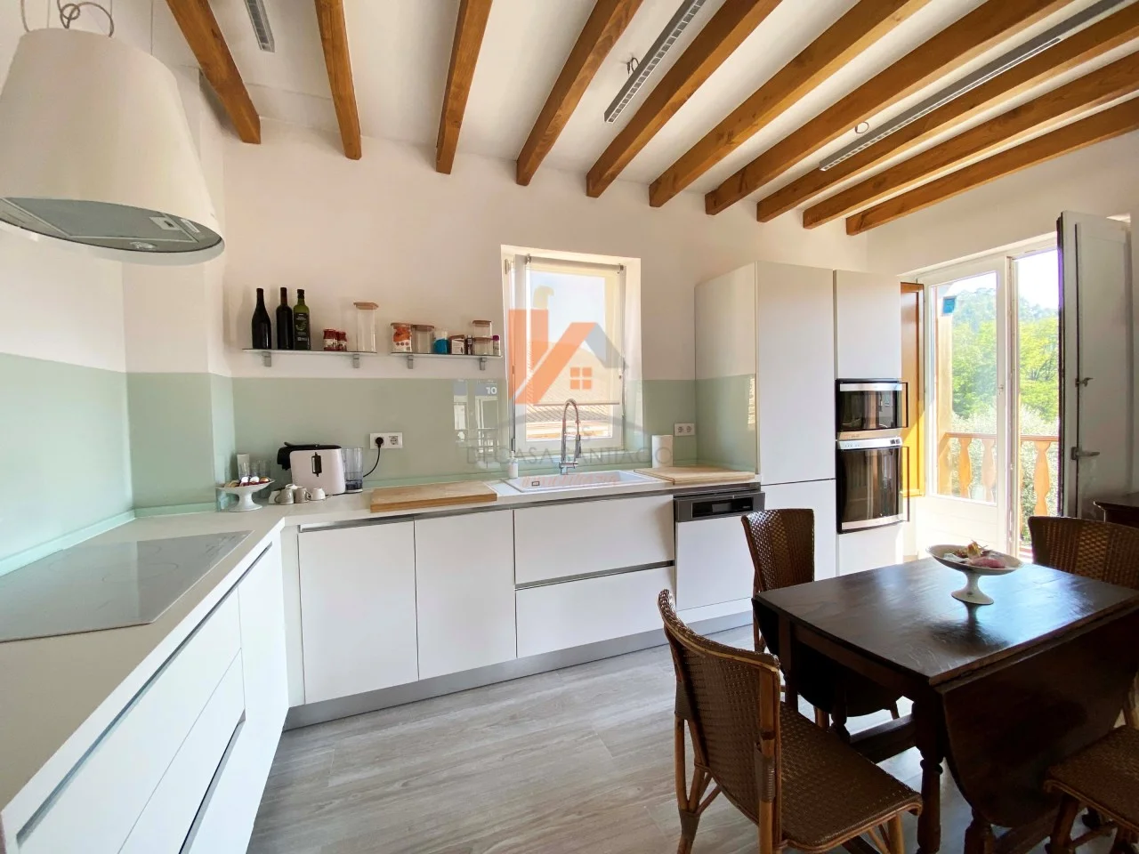 Rehabilitated house with business potential
