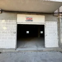 Three-unit commercial property, 438 m²