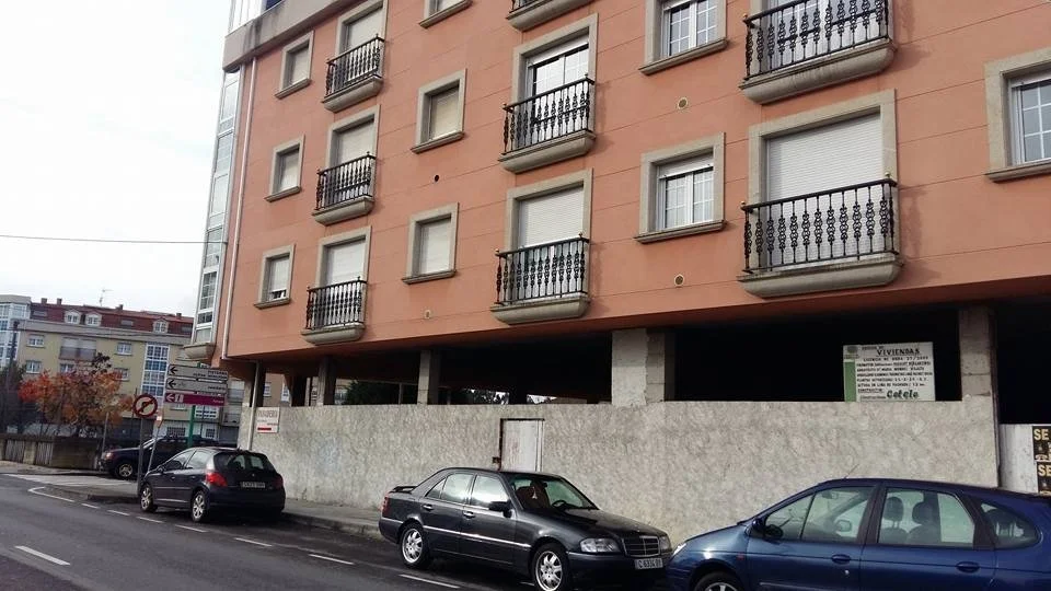 Garaje céntrico en Carballo con 18 plazas