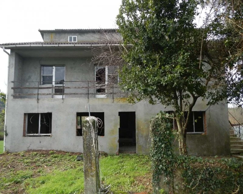 Casa para reformar con parcela de 2.850 m²