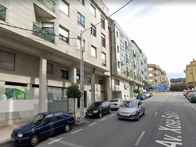 Gran local comercial en Arcade, 585 m²