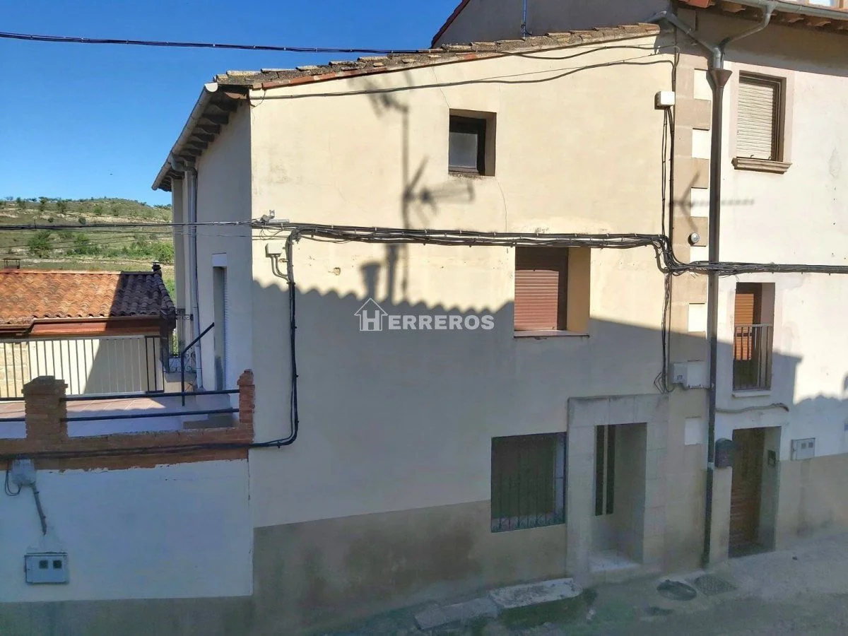 Renovation townhouse with four bedrooms