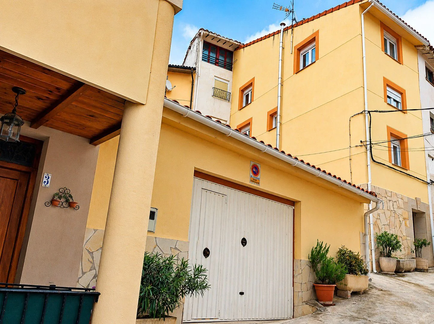 Reformed townhouse in Viguera, four bedrooms