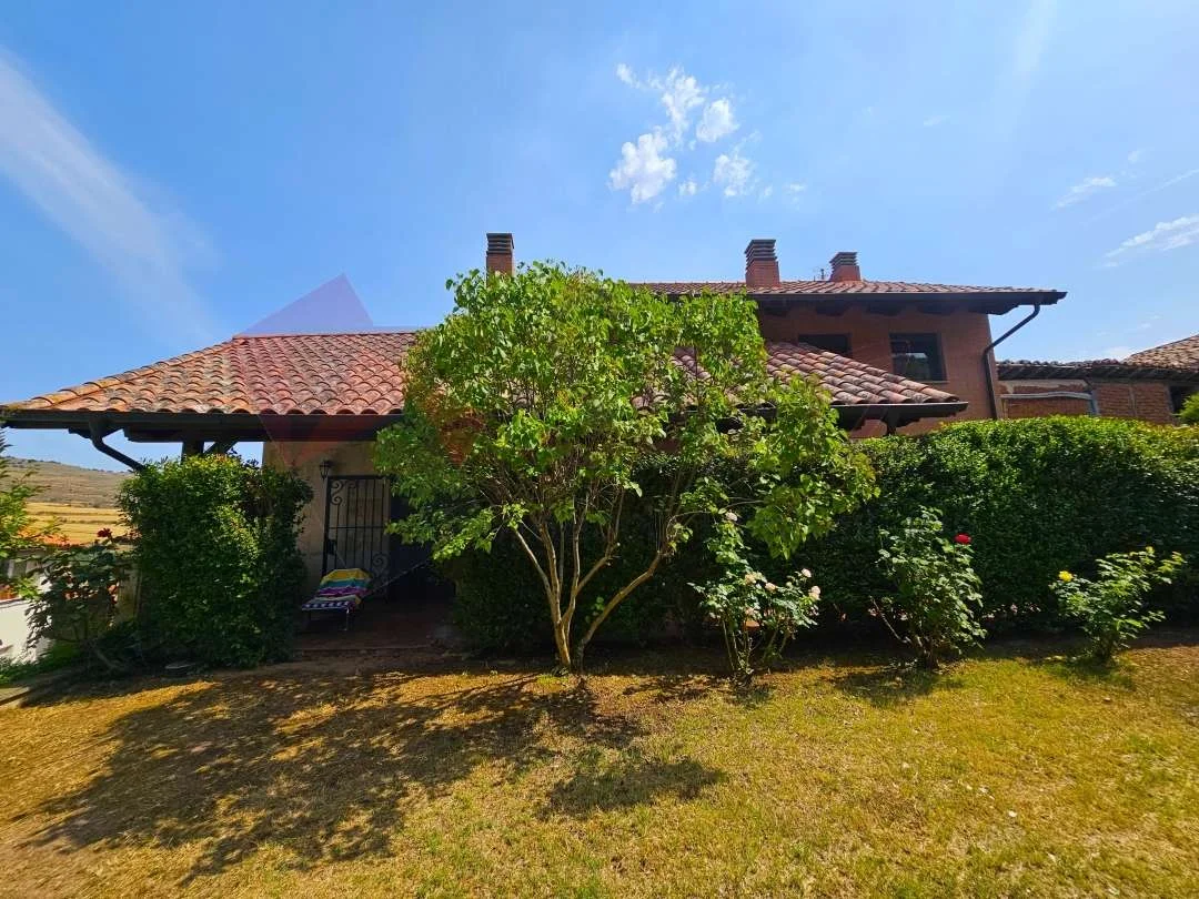 295 m² Matute house with garden