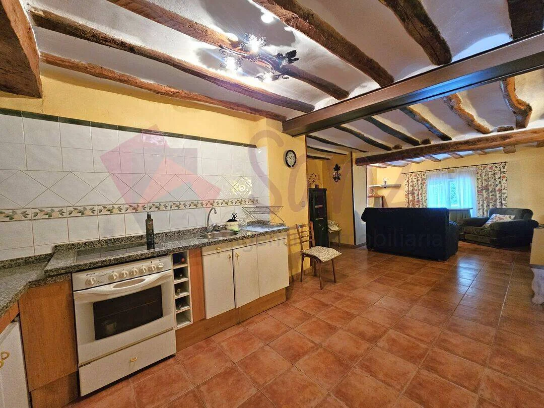Casa en Sotés con cinco habitaciones