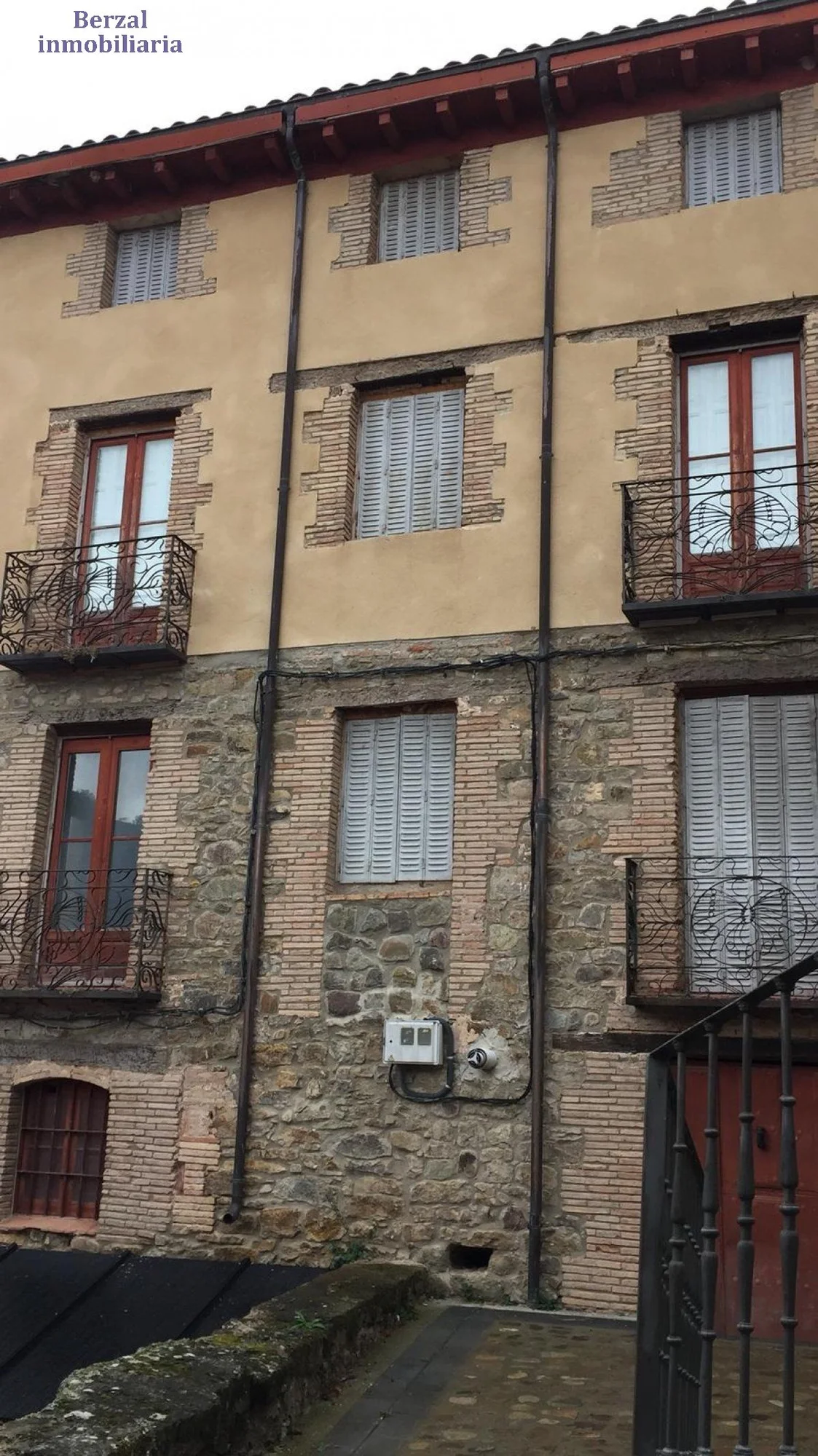 Gran casa rural con jardín y nueve habitaciones