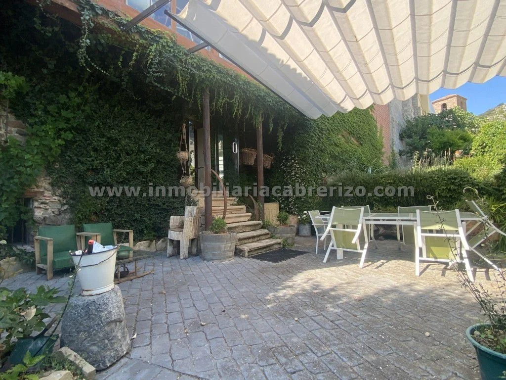 Rehabilitated rural house, 5 bedrooms