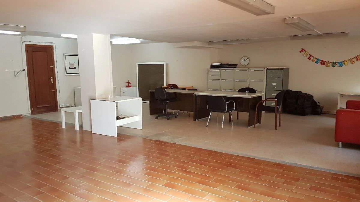 Central Tudela office, dual-income option