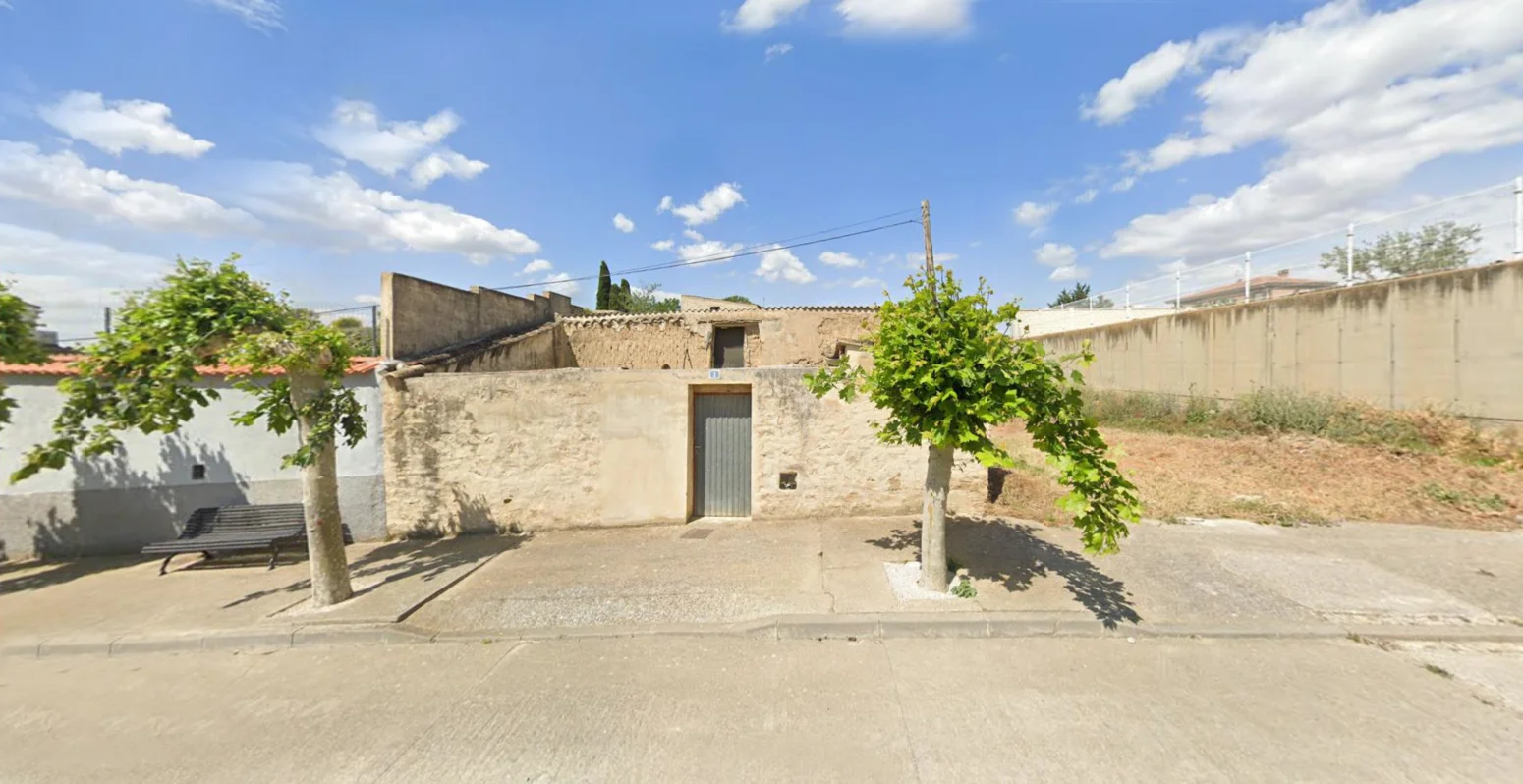 Solar urbano con 220 m² edificables