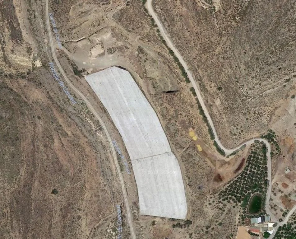 Invernadero productivo en suelo de cantera
