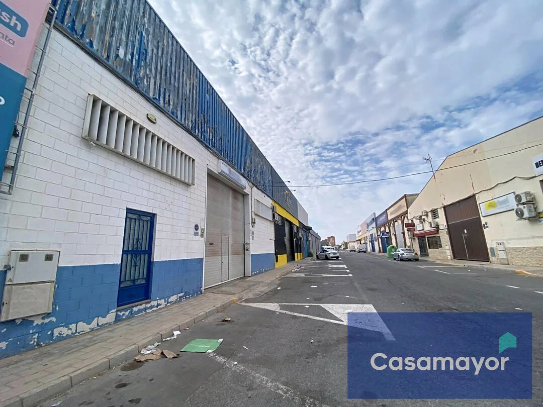 Industrial warehouse in Rabasa, 1,008 m²
