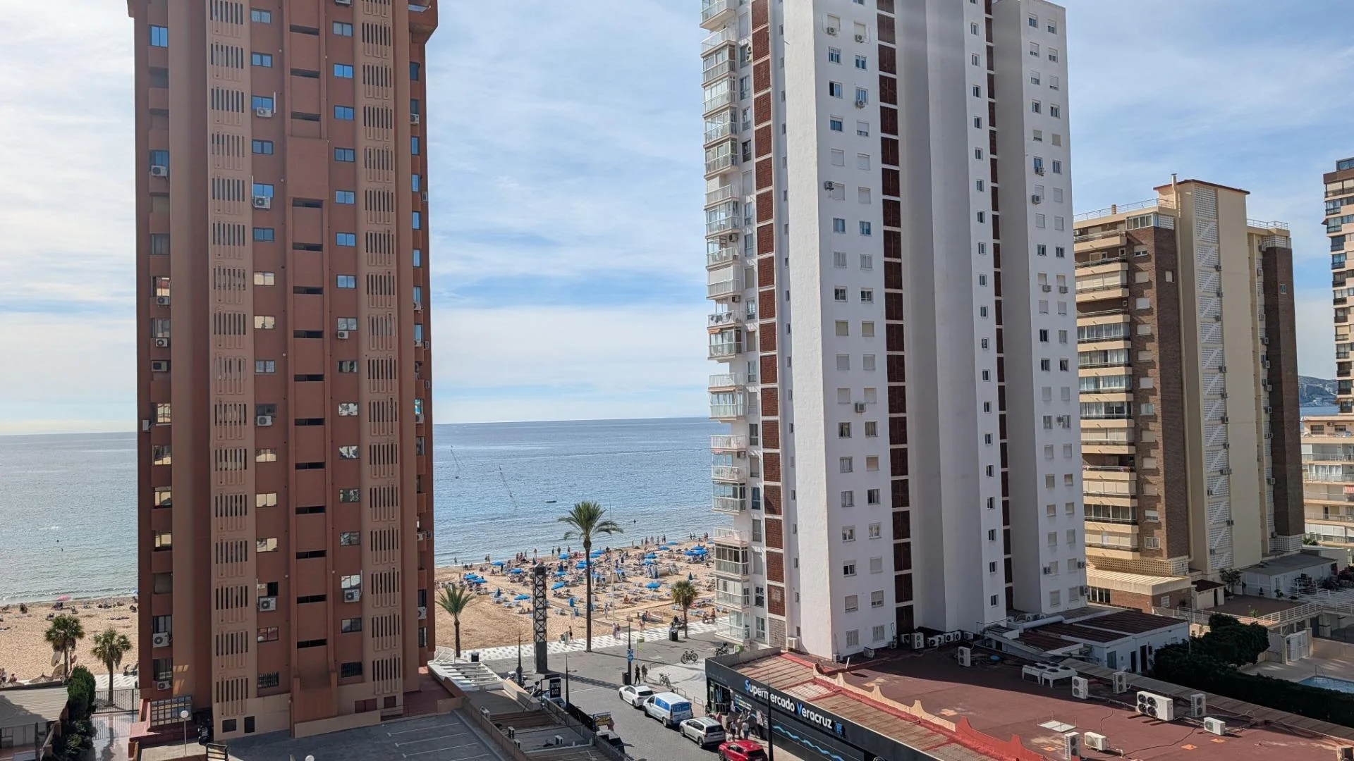 Bright sea-view flat near Levante Beach