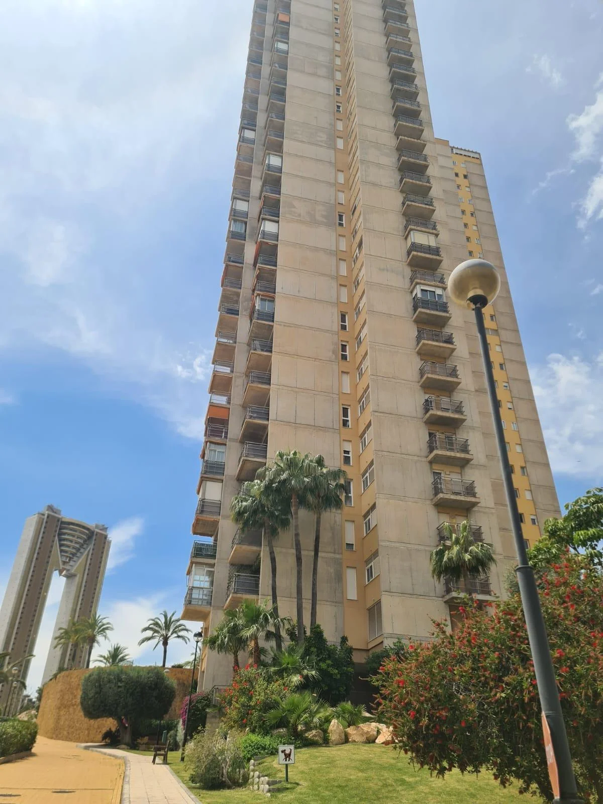 Apartamento con vistas al mar, piscina y 3 dormitorios