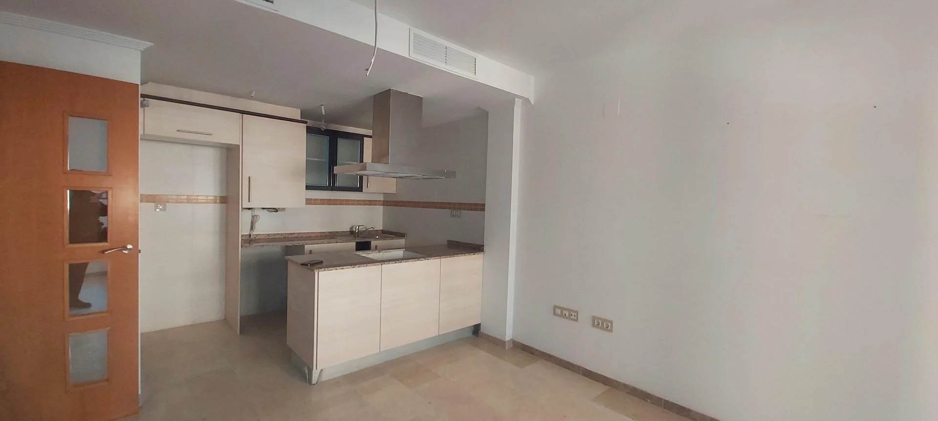 Seminew Alipark flat, 2 bedrooms