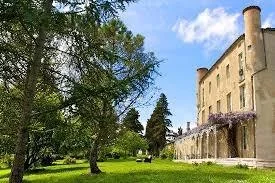 Historic château estate with guesthouse licence