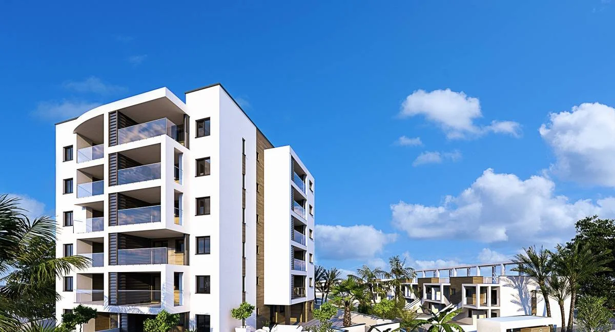 Beachside apartment with communal pools