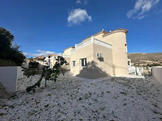 Villa reformada en El Campello, 3 dormitorios