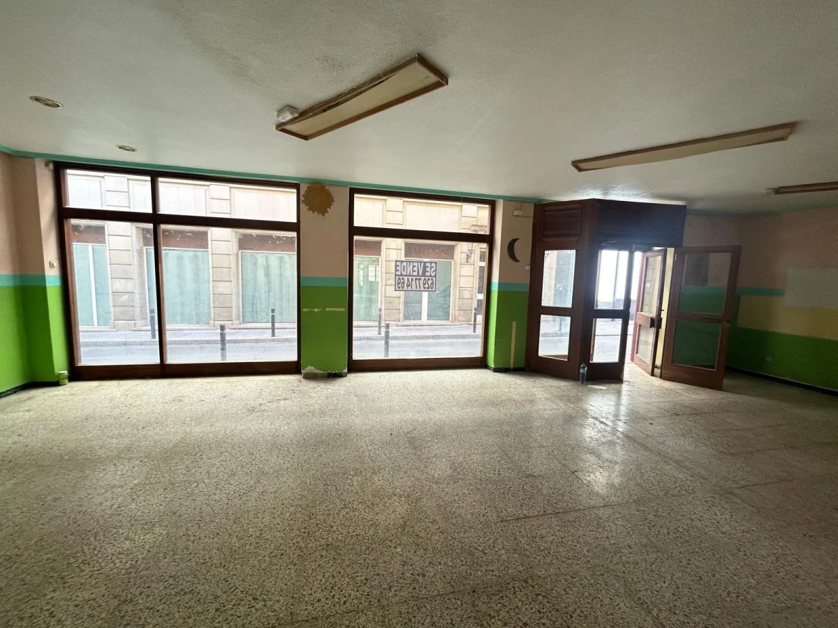Local comercial céntrico en Crevillent, 120 m²