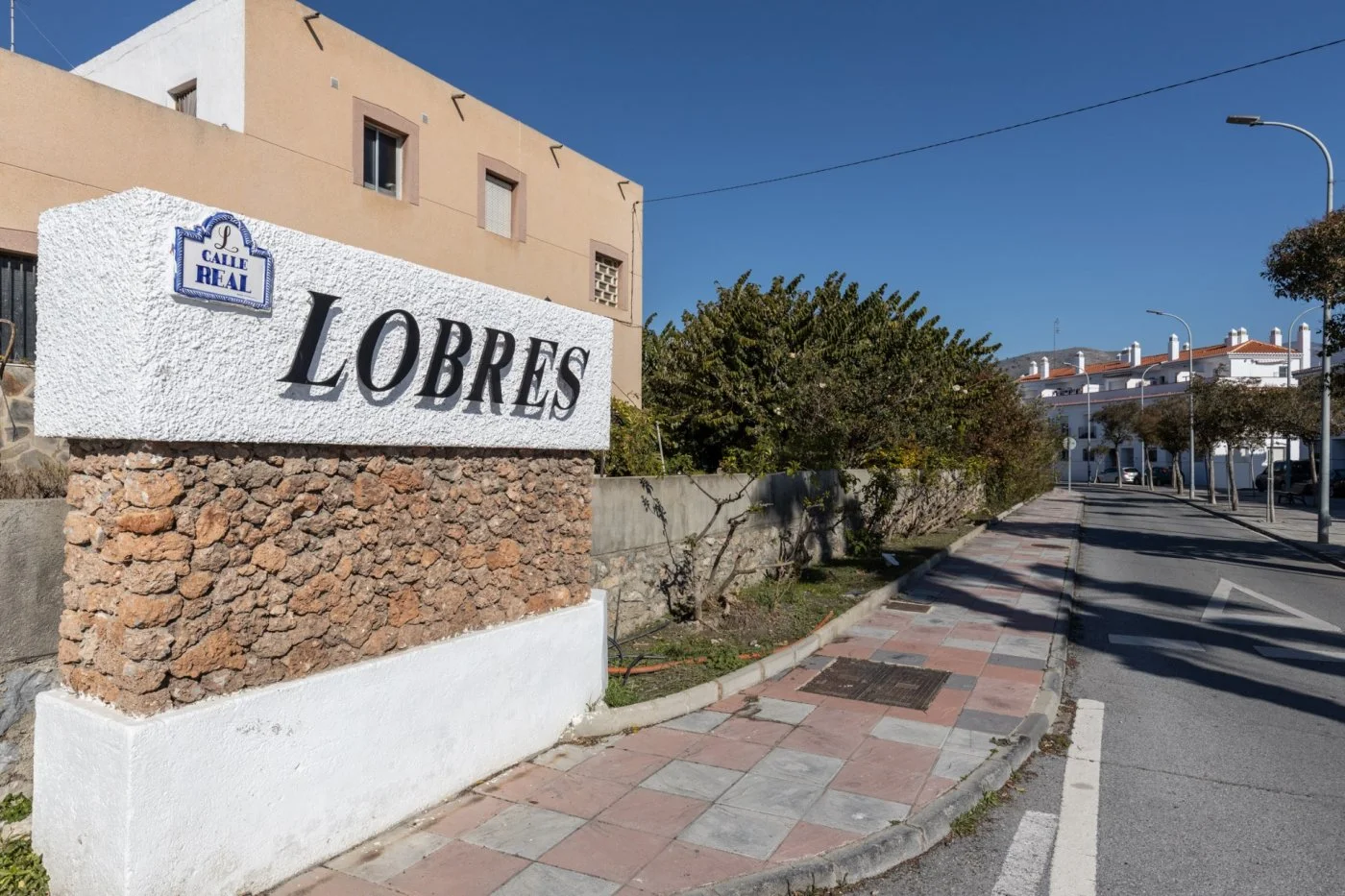 Solar urbano de 207 m² en Lobres