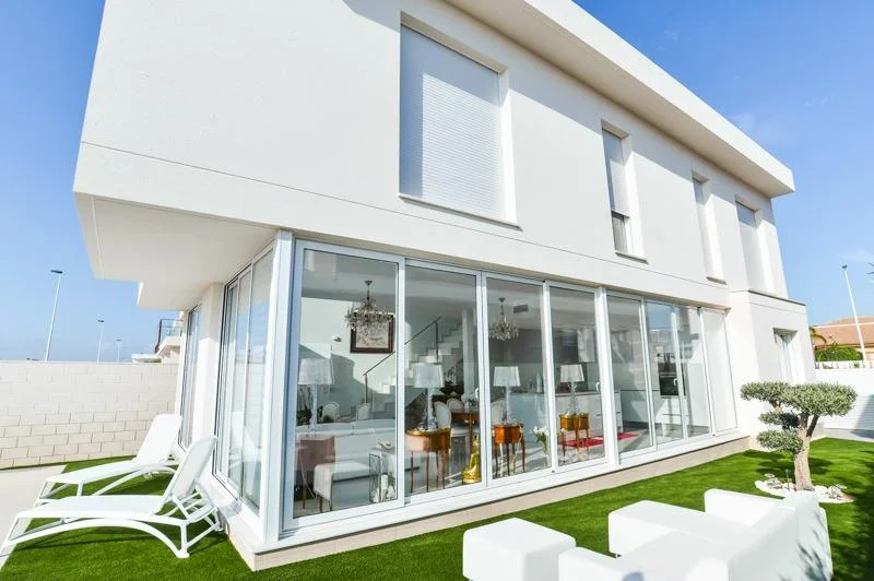 New villa with private pool
