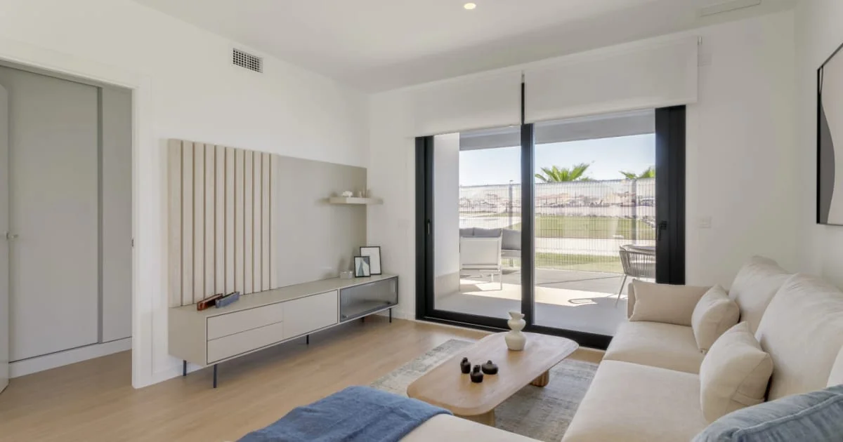 Apartamento en planta baja en La Mata con vistas al mar