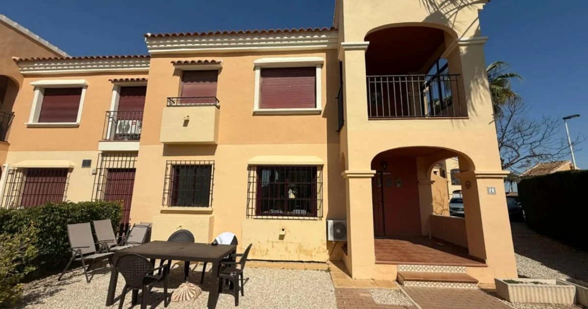 Apartamento en buen estado en Torrevieja, tres dormitorios