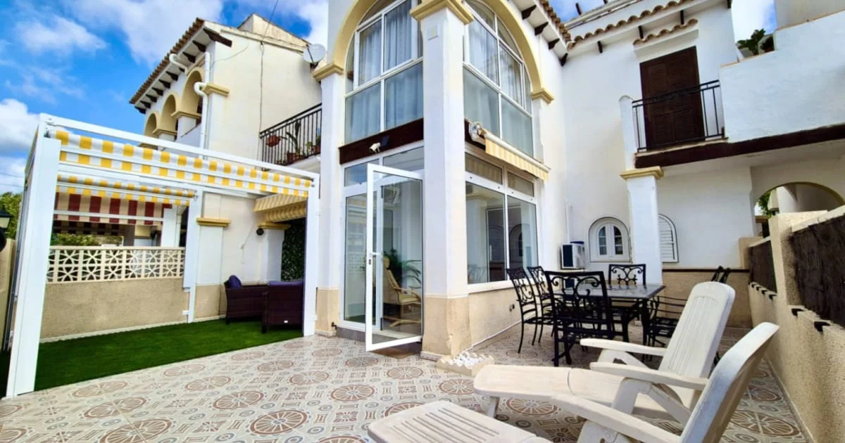 Apartamento luminoso en Villamartín, 80 m² y terraza