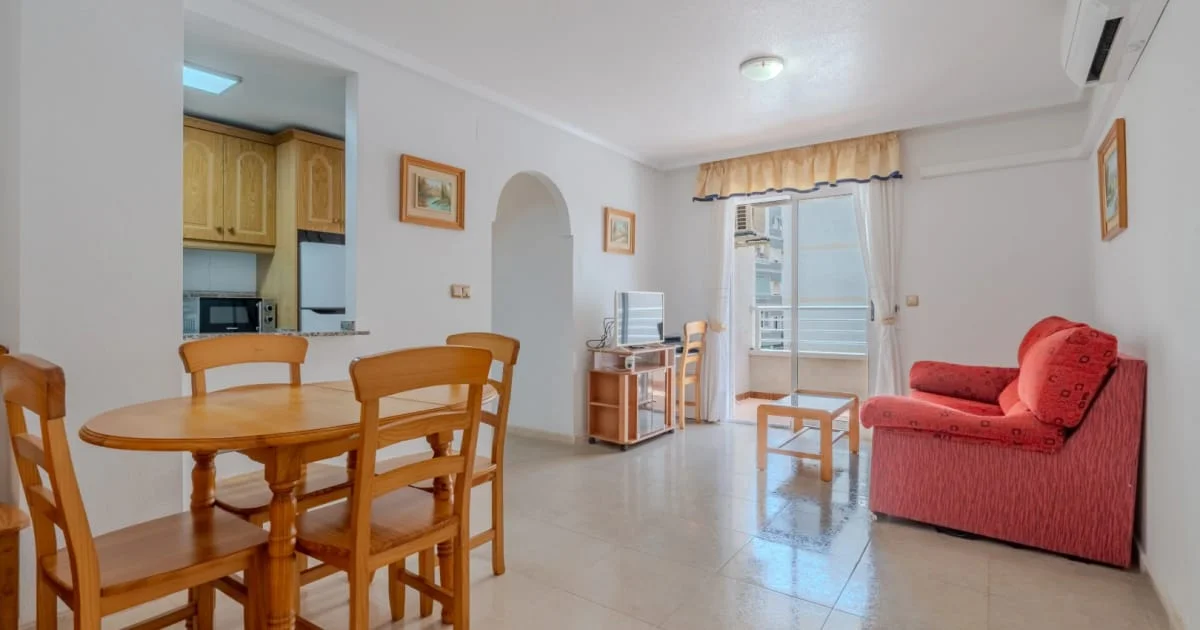 Southeast-facing Torrevieja apartment, 2 bedrooms