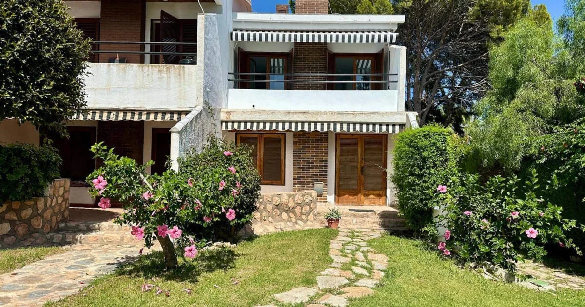 South-facing two-bedroom apartment in Villamartin