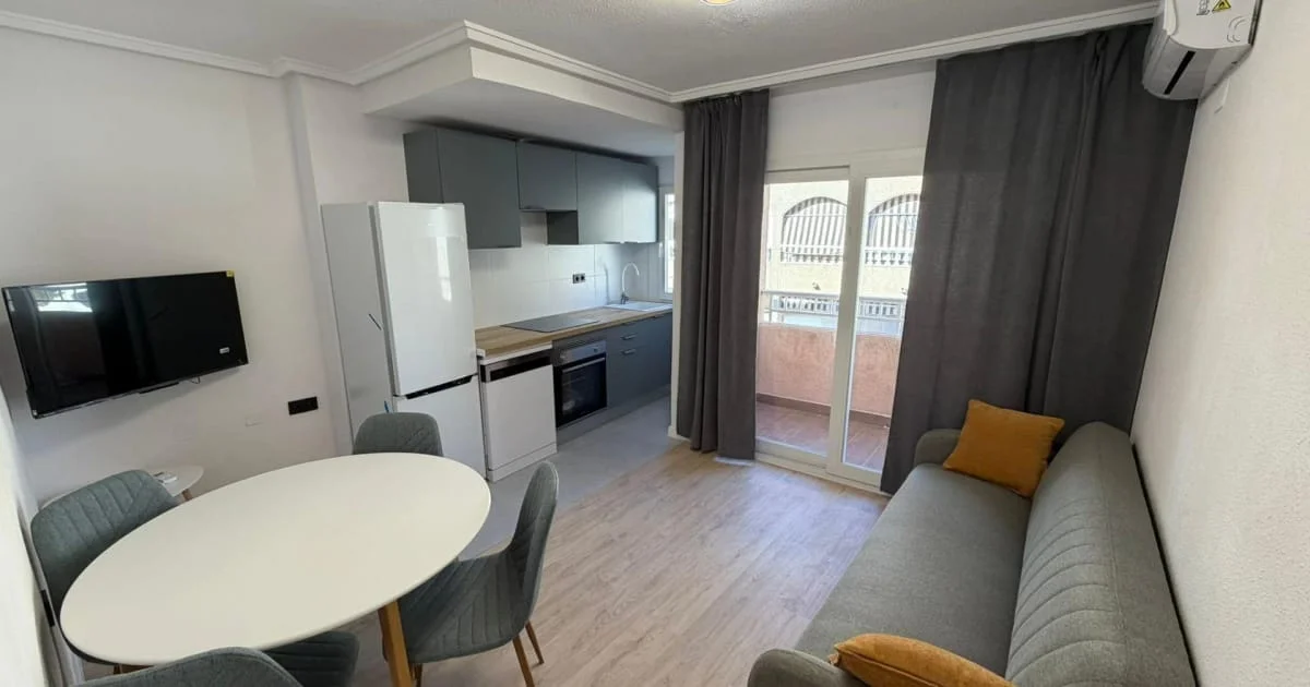 Two-bedroom apartment near Los Locos Beach