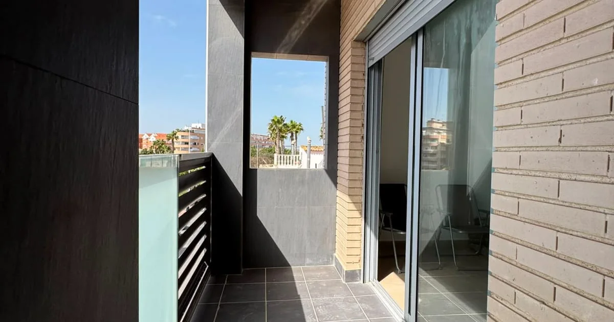 Apartamento de cinco dormitorios con terraza en Puerto