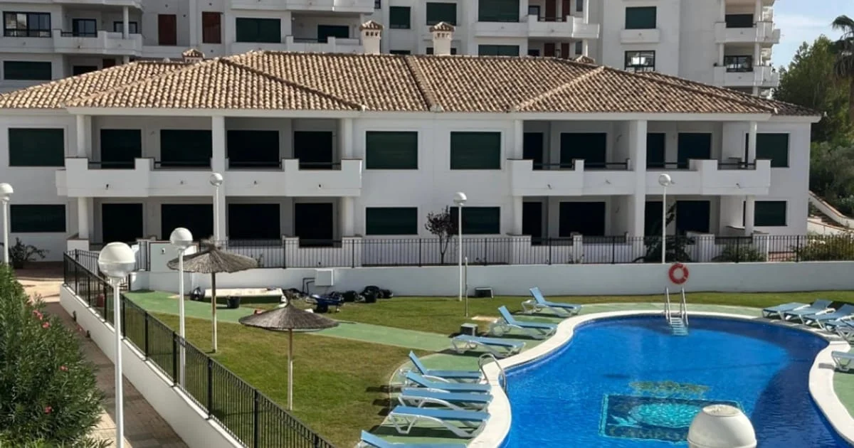Apartamento en planta baja con vistas al mar