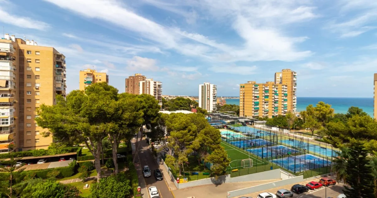Apartamento reformado en Campoamor con vistas al mar