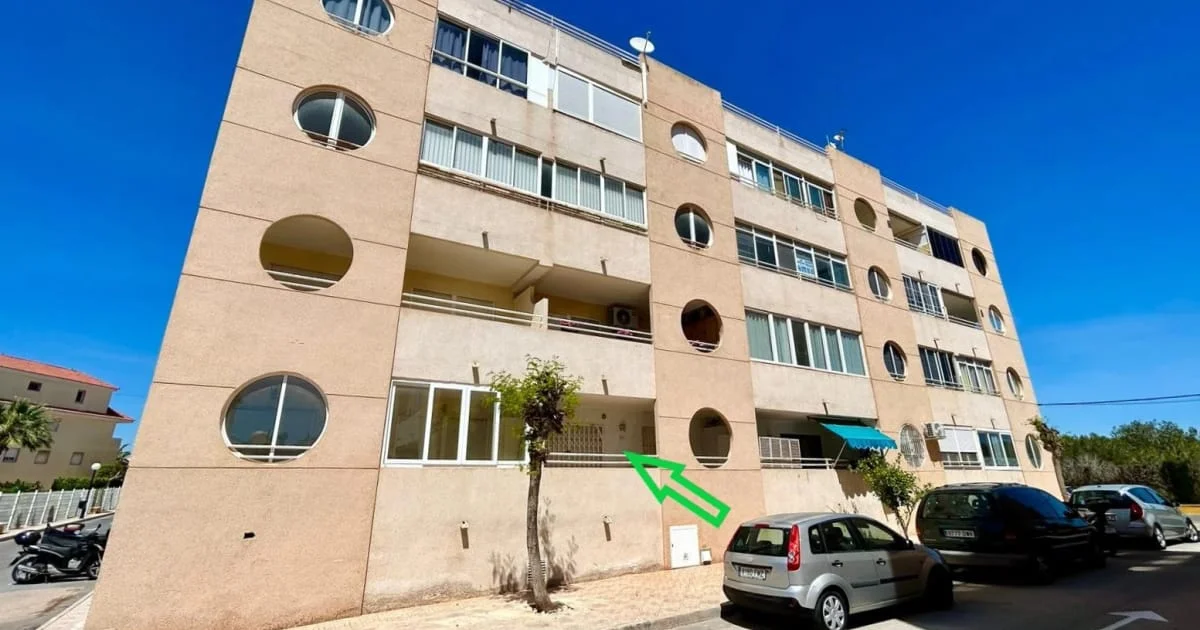 Bright furnished apartment near salt lagoon