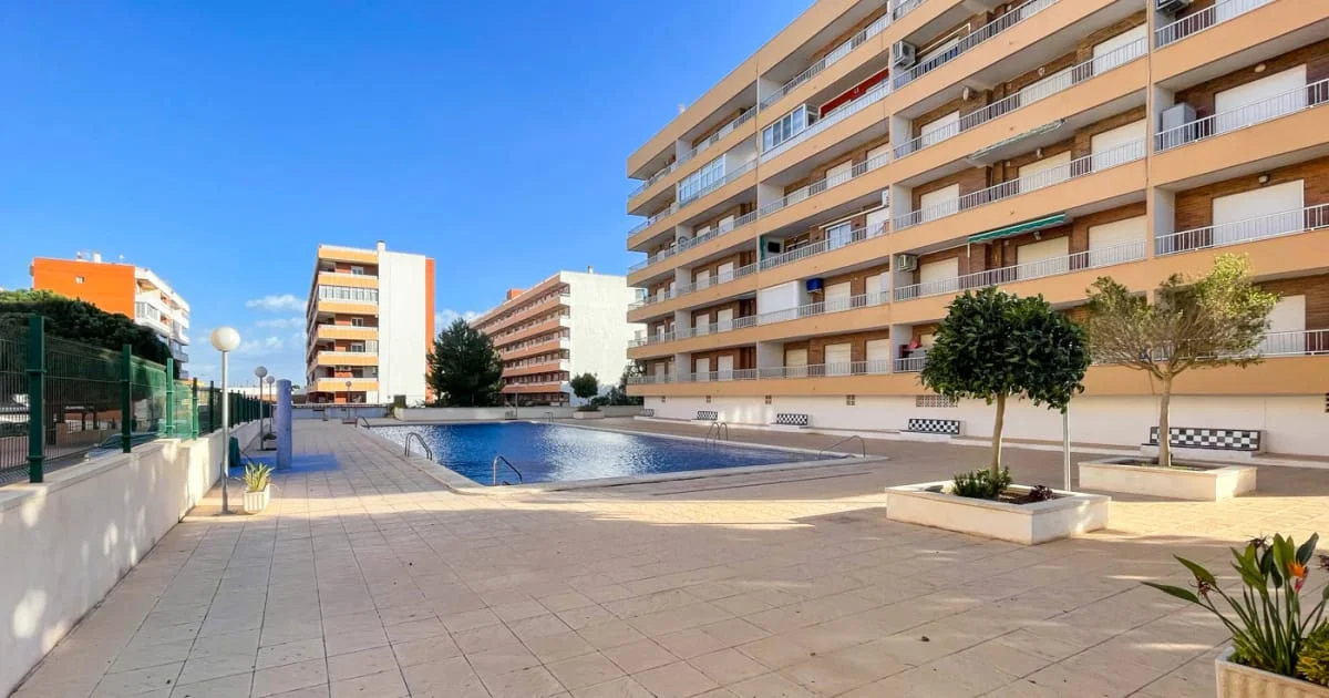 Apartamento reformado en Punta Prima, dos dormitorios