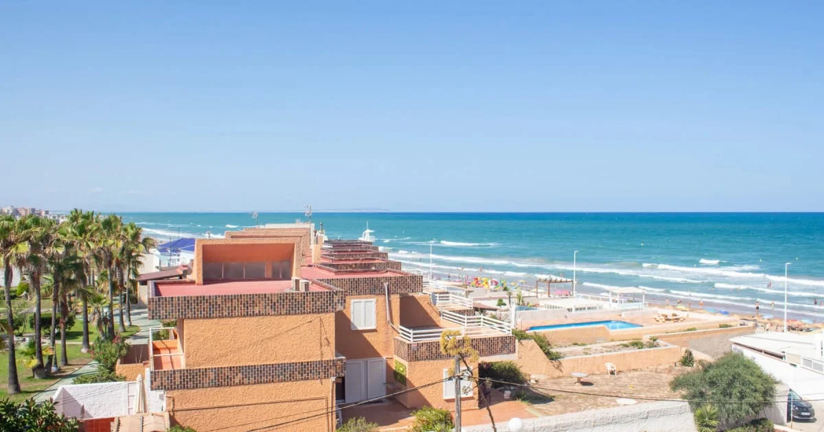 Reformed beachfront apartment, 2 bedrooms