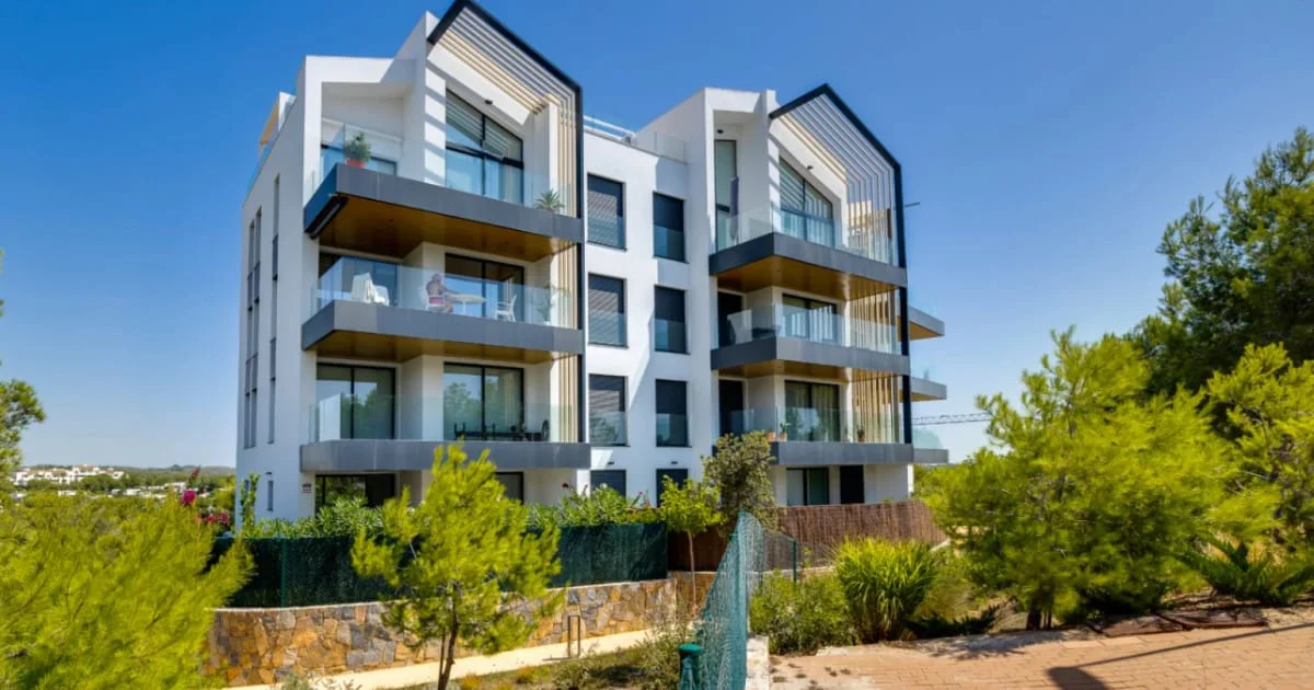 Modern Las Colinas apartment, 2 bedrooms