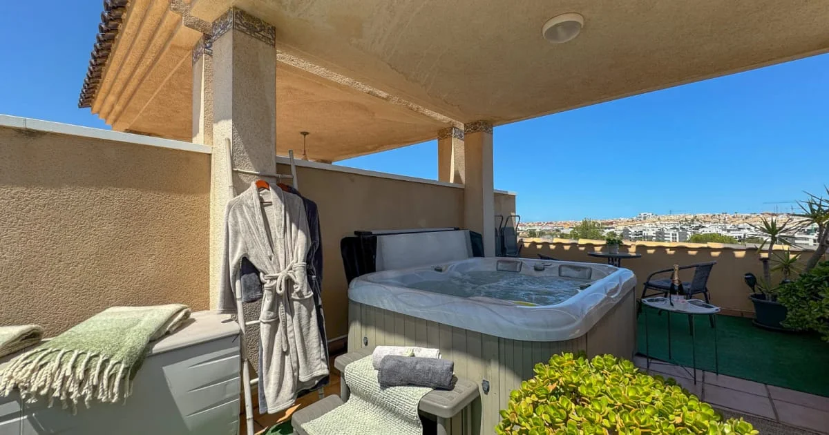 Bungalow en última planta con azotea privada