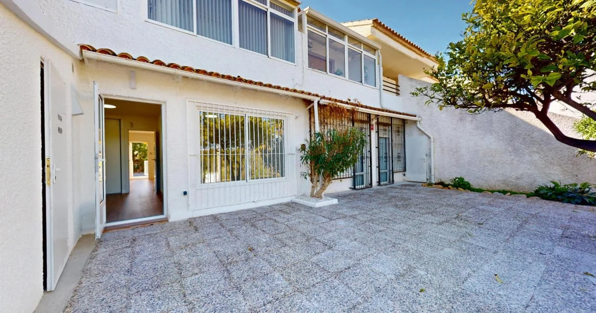 Renovated Villamartin bungalow, 2 bedrooms