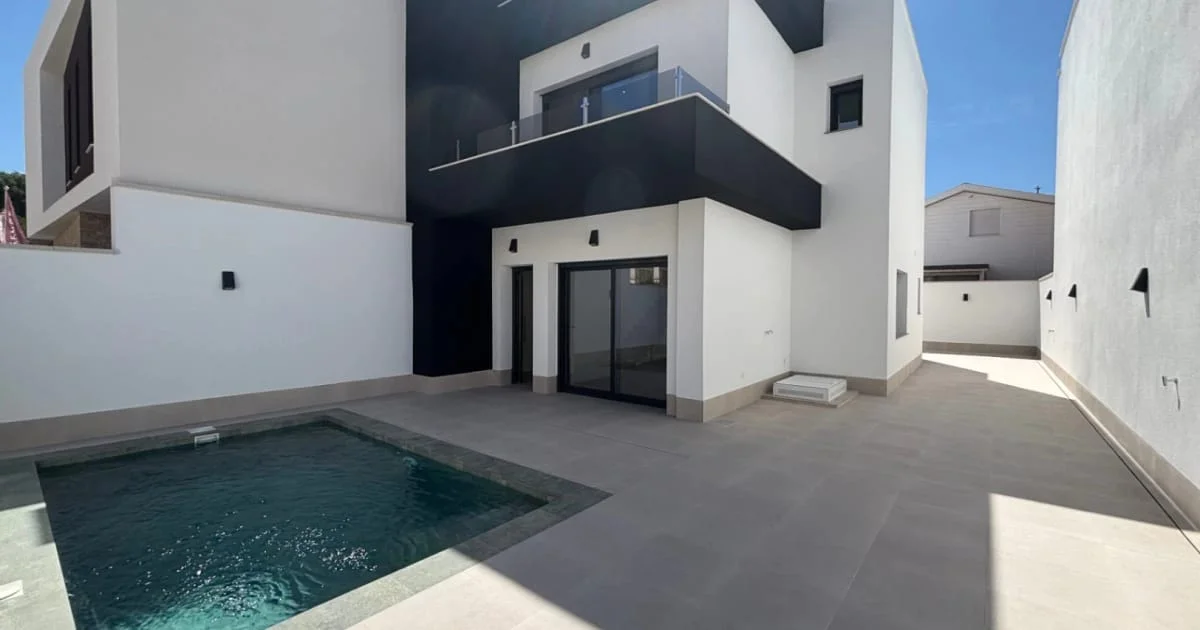 Modern townhouse in Heredades, 3 bedrooms