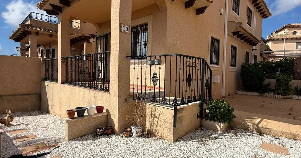 Three-bedroom townhouse with large terrace