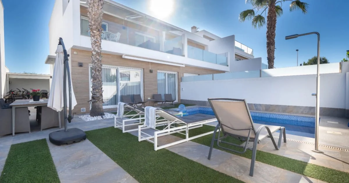 Modern chalet with private pool
