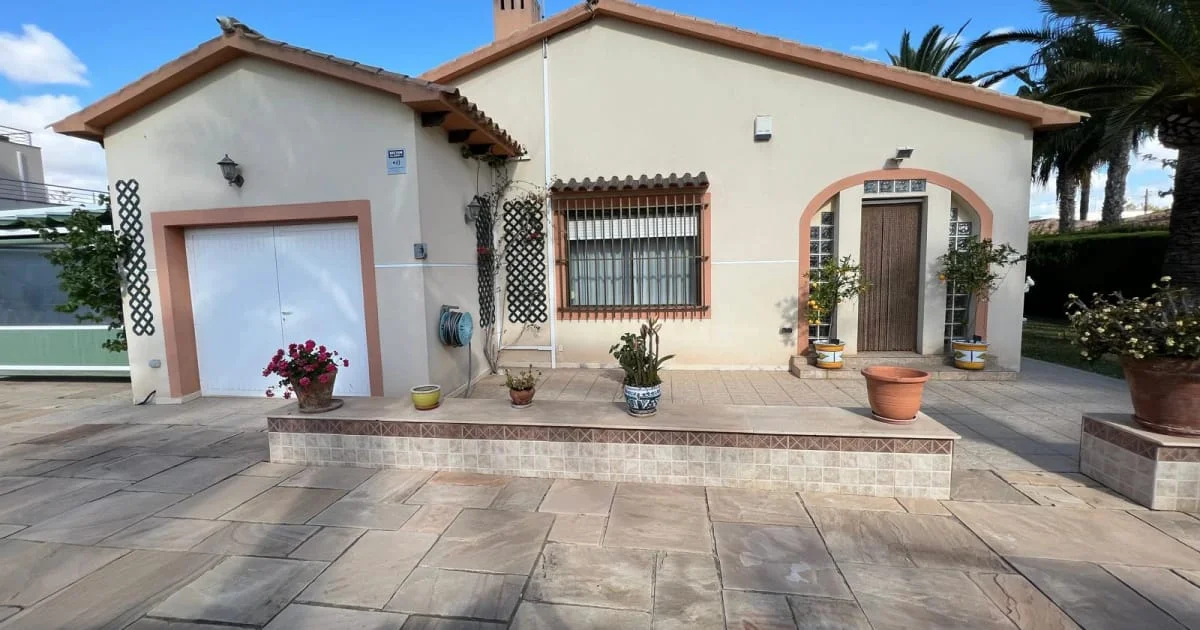 South-east Orihuela villa, 3 bedrooms