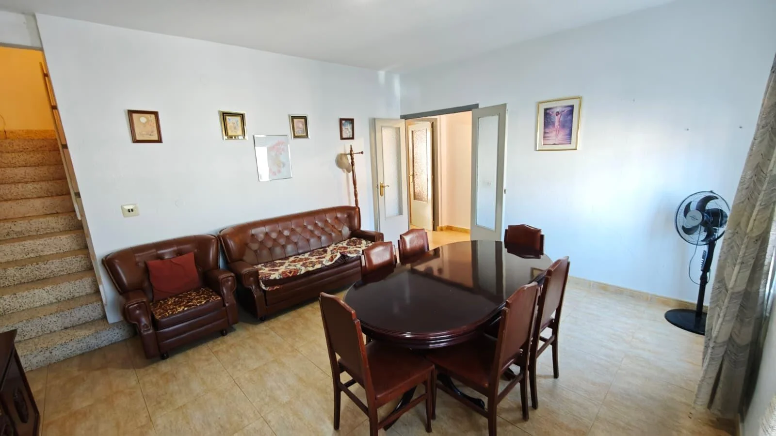 Spacious two-storey house, three bedrooms