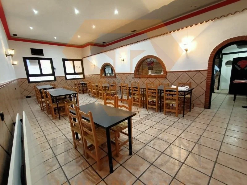 Local comercial céntrico equipado para bar