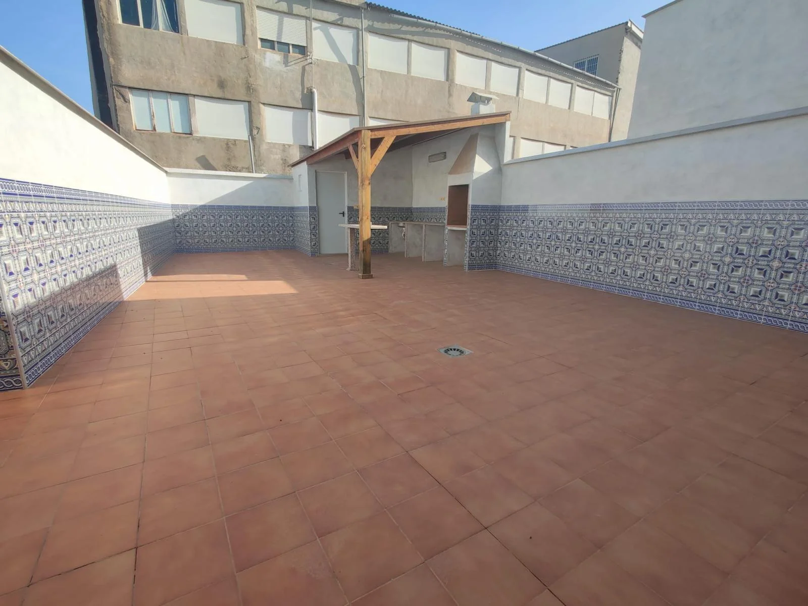 Piso céntrico en Ceutí con terraza de 80 m²