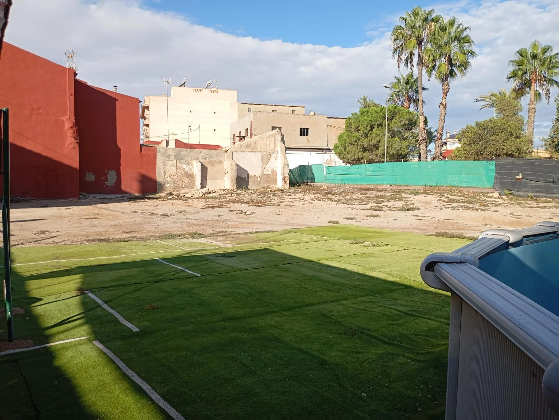 Avileses plot with three-floor potential