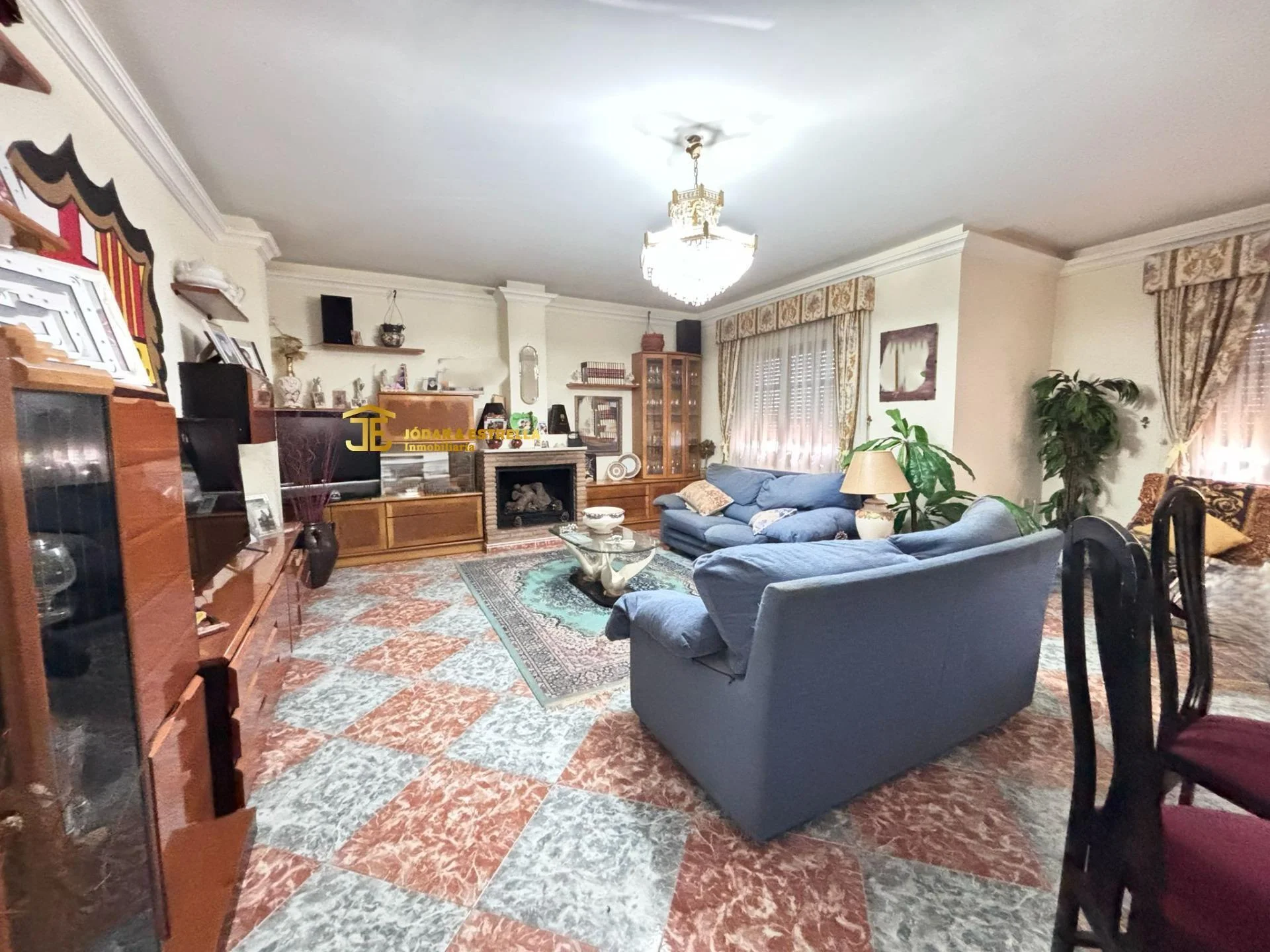 Large country house in La Hoya